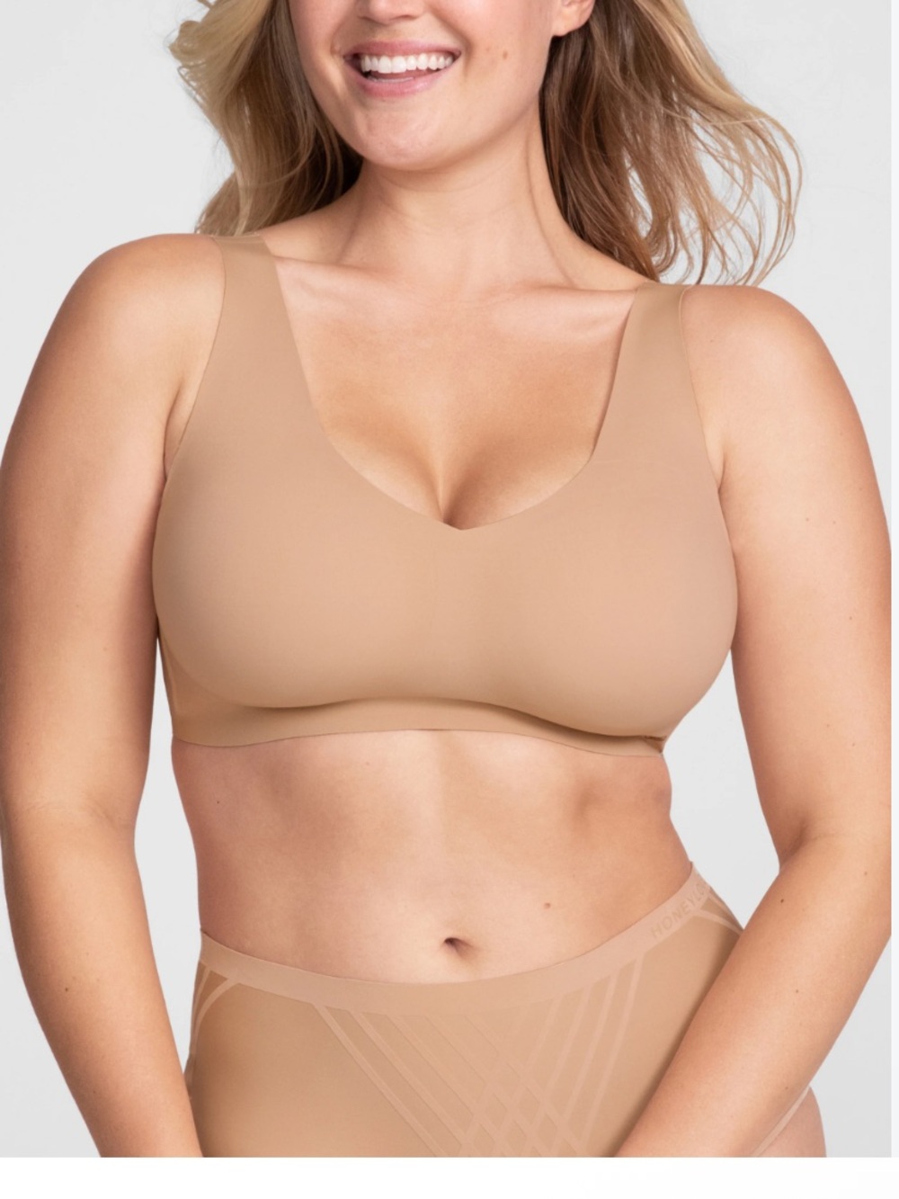 Honeylove V-Neck Bra Wireless Bra
Smooth Sand -Nude- size M NWOT comfortable